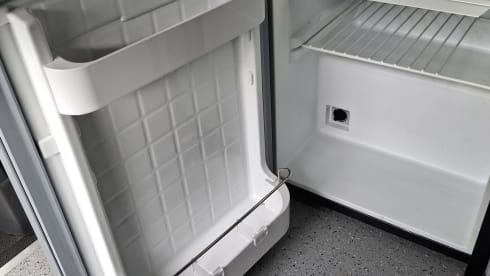 Skully – 4 berth Volkswagen campervan from 2014