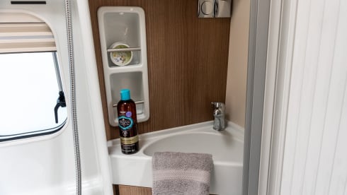 2p Malibu bus uit 2025