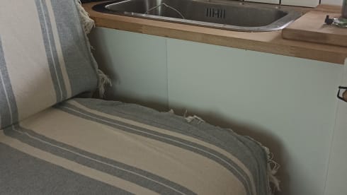 Miles – VW T4 Van Equipment – Compact Comfort for Travel in Sardinia