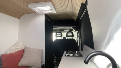 Nana  – 2p Peugeot bus from 2019