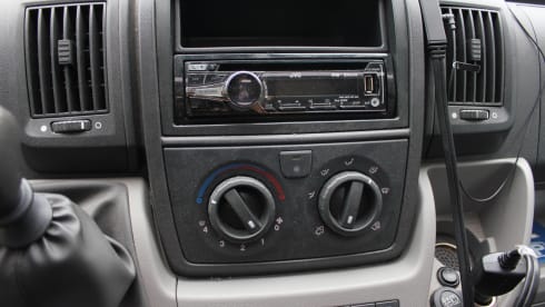 3p Knaus semi-integrated from 2010, Van TI 600 ME, 130 Multijet camper