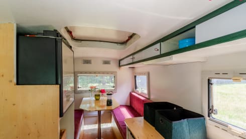 Woody – Classic Citroen HY 1976 bus camper
