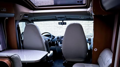 Mooie en comfortabele Weinsberg camper 