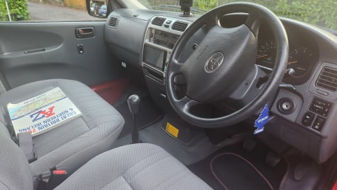 Dan – Toyota Hiace D4D 120 LWB campervan 