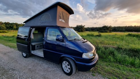 Carloz – * VW California Westfalia - Full option Campervan *