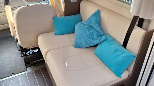 2p Ford semi-integrated uit 2024