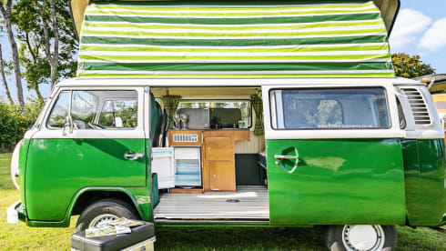 Monty – stunning 1979 4 berth VW Campervan  