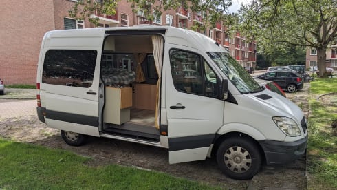 2p Mercedes-Benz campervan from 2011