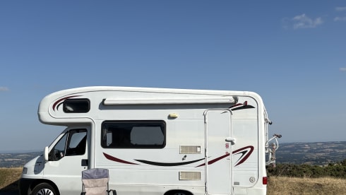 Wanderlust  – 4 berth Autotrail alcove from 2000