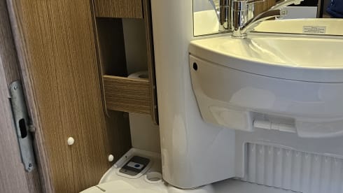 Carado T448 Automaat – Automatic - Fully equipped - Very luxurious camper length beds - Modern