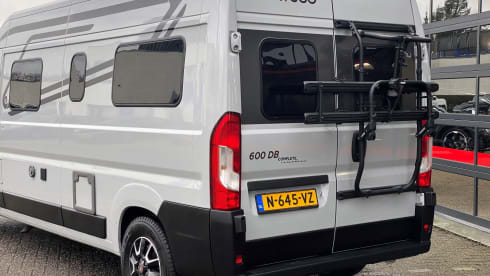 ETRUSCO /Laika CV600DB camping-car à partir de 2021 140cv auvent complet / ensemble de jardin