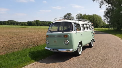 Lientje – Volkswagen T2 bus from 1990