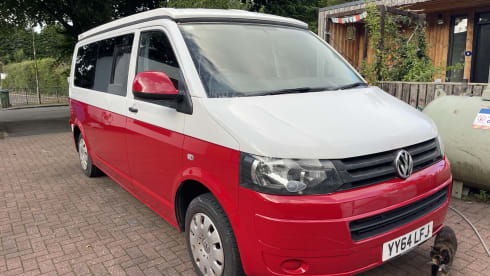 Morag – 4 berth VW T5 CAMPERVAN LWB 2014 ( EDINBURGH PICK UP)
