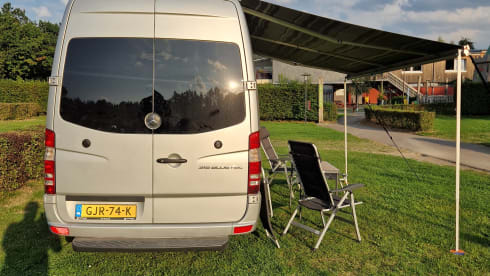 2p Mercedes-Benz bus from 2014