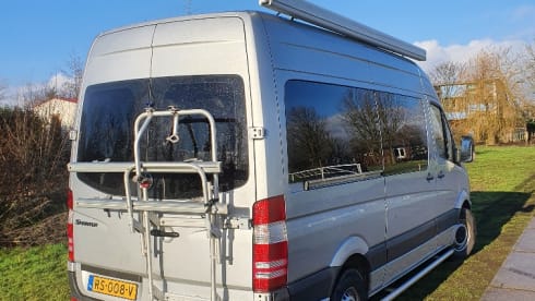 Laura – Delicious compact machine with all amenities and 2x air conditioning!