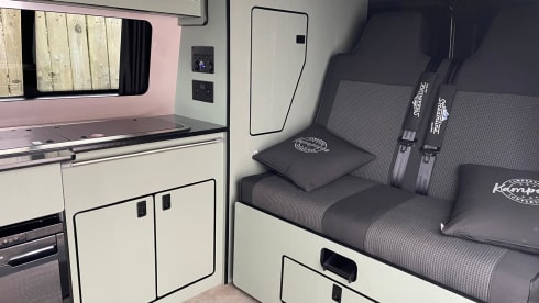 Ernie – 4 berth Volkswagen Campervan - Ernie