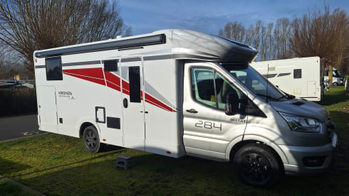 Volledig ingerichte splinternieuwe camper