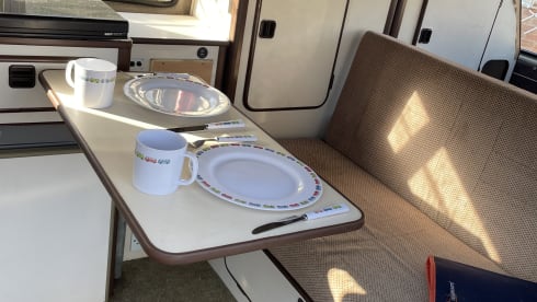 Sammy – VW Solar Hi-Top off grid Campervan 