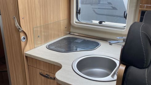 2p Hymer semi-integrated uit 2025