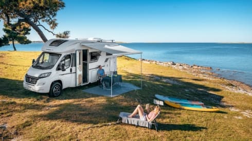 5p Adria Mobil semi-integrated from 2023 - Free transfer from/to the airport