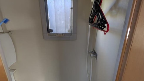 Freddy-van  – Comfortabel and spacious Iveco overcab motorhome for rent