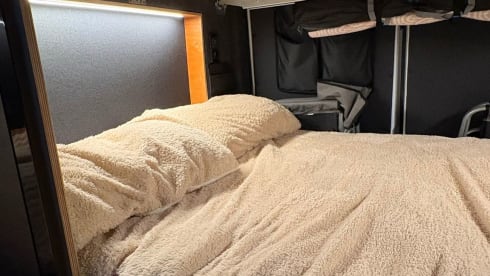 Yeti – 4 berth 2017 Ford Transit Mk8 Off Grid Camper Van