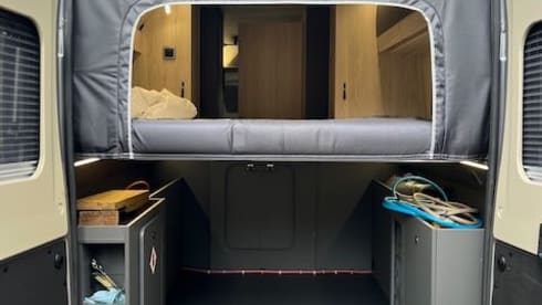 2026 Immaculate v. low mileage family campervan with Pop top 