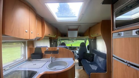4p Bürstner semi-integrated uit 2006