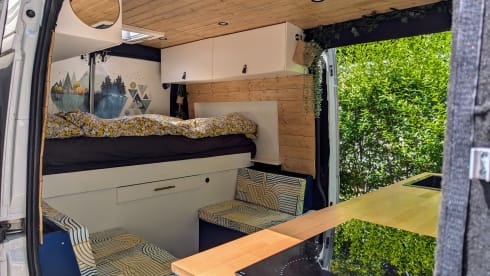 Charles – 2p BUS CAMPER für Abenteuer