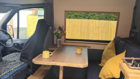 Guinevere – 4 berth Mercedes-Benz bus + Extras