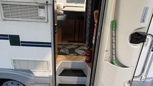 Michele  – 6 REISEPLÄTZE / 6 SCHLAFPLÄTZE 4 immer bereit 