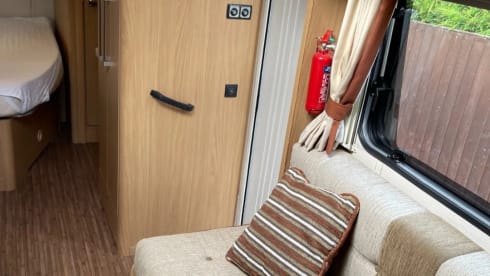 Eldiss – 4 berth,Peugeot,eldiss, with fixed bed 