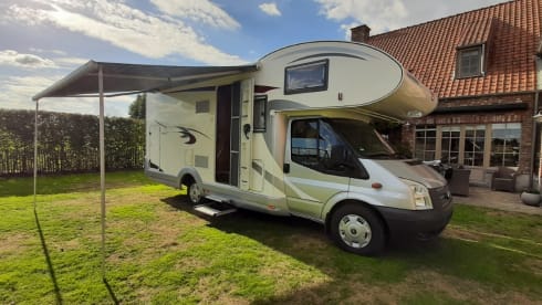 Eura Mobil 4p family camper 
