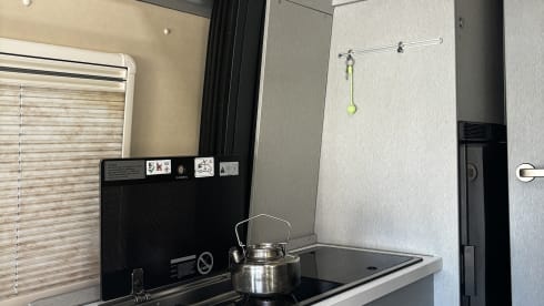 Olive – Mercedes S600 Free - Off grid home from home