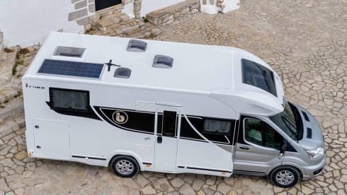 6. Amico – Luxury Motorhome Benimar Tessoro 463 Nortautokapp