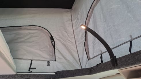 Marinus – Volkswagen t5 extended camper. Vending machine