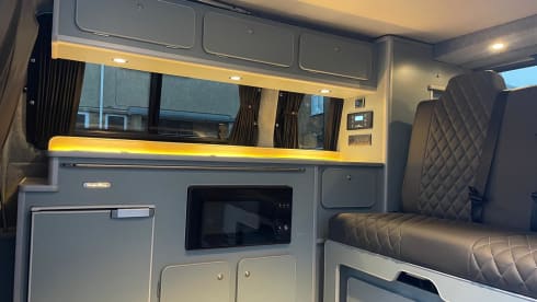 Dolly – 4 berth Volkswagen campervan from 2021