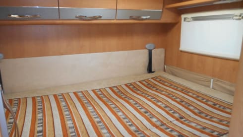 EASY 8 MOTORHOME HIRE JUST TURN UP AND GO