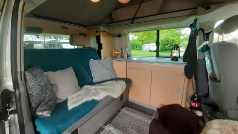 Silver – VW T5 for the ultimate road trip!
