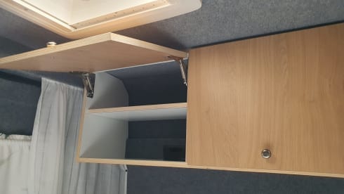 QPO "Zo wijd de wereld strekt"        " – Reliable and well-maintained bus camper.