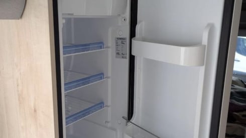 Willy – 4p Citroën bus uit 2024