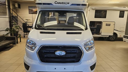 GZX-72-N – Chausson 777GA Automatic Etape Line very luxurious, km free!