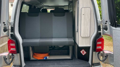 Poppy – Explore in Style - VW Camper for Unforgettable Holidays!