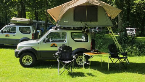 Beleef het avontuur met deze Suzuki Jimny met daktent!