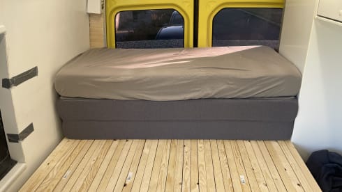 Camperlance – Cozy two-person self-built camper (old ambulance)