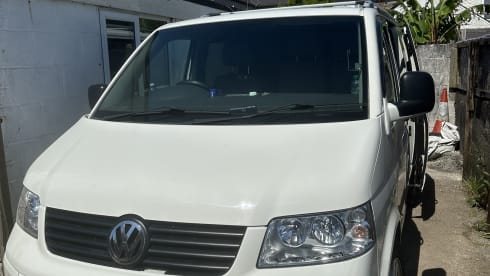 Betsy – Cool 2 berth Volkswagen campervan from 2008