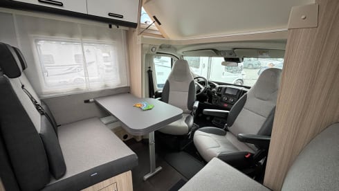 A75 SL – Wohnmobil SunLiving A75 SL Alkoven #Familienurlaub