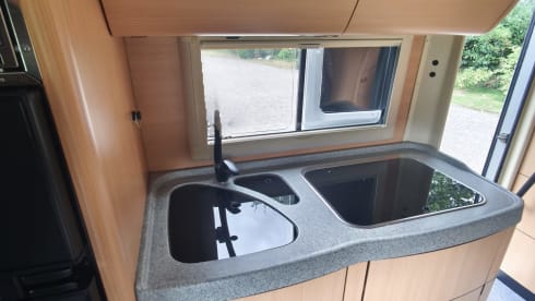 🦌🚎 – 🚐 Unique Laika with a powerful 2.8JTD engine and XXL garage