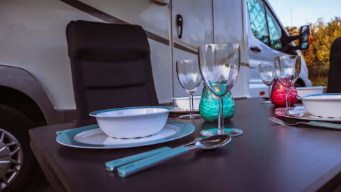 Mobilhome voor 4 personen – 4p Ford semi-integrated uit 2020