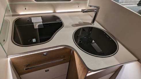 Globi II – Top-maintained semi-integrated with lots of equipment for the family